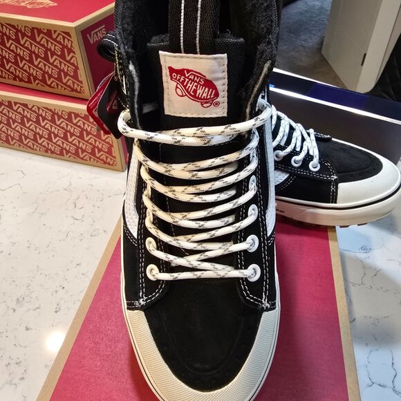 VANS Sk8- Waterproof MTE High Black True White VN000CVT6BT Men's Size 9 NEW - Picture 2 of 9